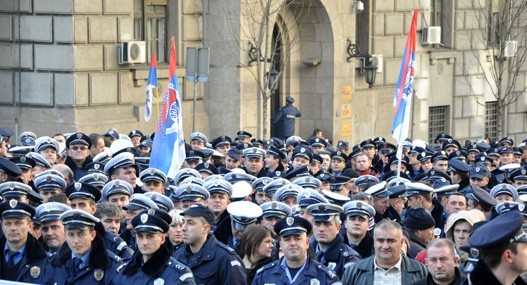 Policija blokirala Nemanjinu 3.jpg Policija blokirala Nemanjinu 3.jpg